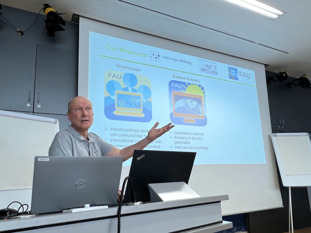 Wolfgang Kiessling introducing the PaleoSynthesis project at the paleoG workshop